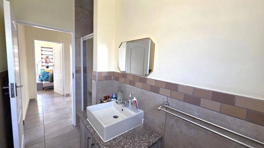 To Let 1 Bedroom Property for Rent in Melodie North West